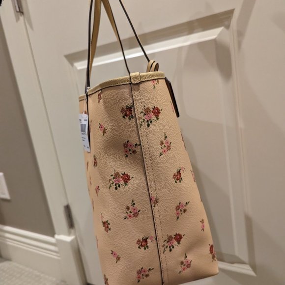 Coach X DISNEY MINNIE MOUSE REVERSIBLE CITY TOTE - Picture 7 of 14